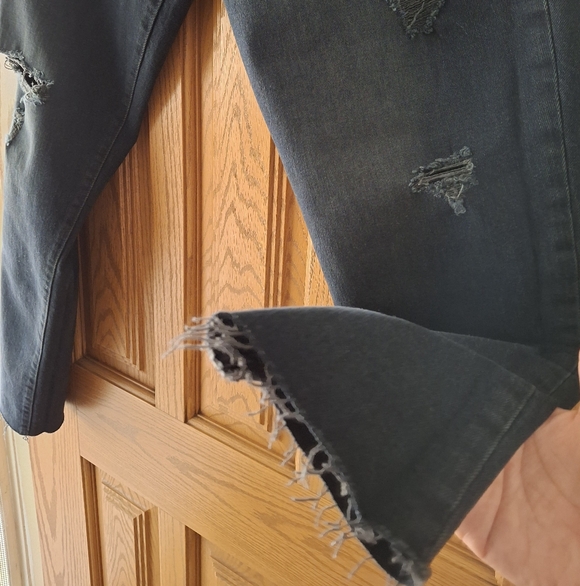 Old Navy Women's Black O.G. Straight Leg High Rise Ripped Jeans - Picture 6 of 7